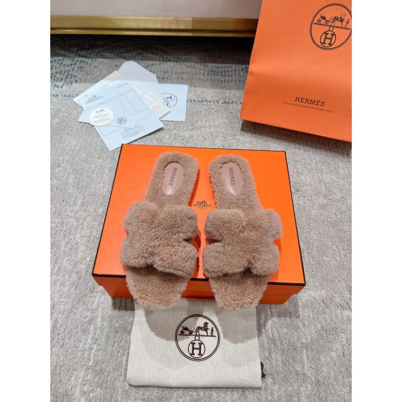 H**mes slippers